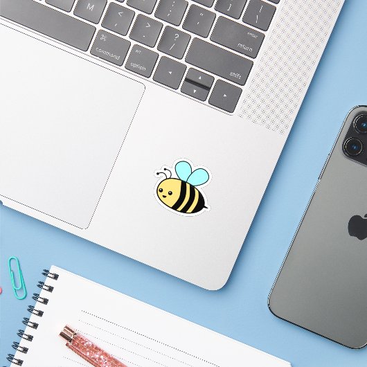 Niedlicher BienenCartoon - Sweet Aesthetic Sticker (Laptop mit iPhone)