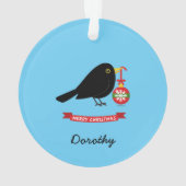 Niedlicher Blackbird mit einem Weihnachtsball-Indi Ornament (Rückseite)