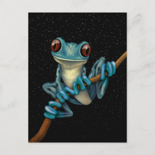 Niedlicher Blaubaumfrosch auf einer Zweigstelle mi Postkarte
