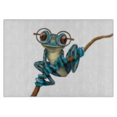 Niedlicher blauer Baum-Frosch mit Augen-Gläsern Schneidebrett (Vorderseite)