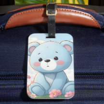 Niedlicher blauer Teddybär im Garten