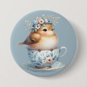 Niedlicher Blauer Vogel mit Blütenkrone im Teacup Button (Vorderseite)