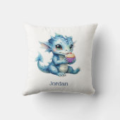 Niedlicher Blue Baby Dragon isst einen Cupcake Kissen (Rückseite)