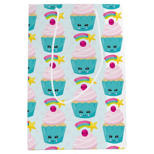 Niedlicher Blue Cupcake mit Kawaii Gesichtsmuster Mittlere Geschenktüte (Vorderseite)