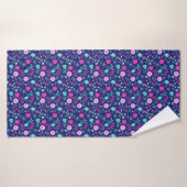 Niedlicher Blumenhintergrund Badehandtuch (Badehandtuch)