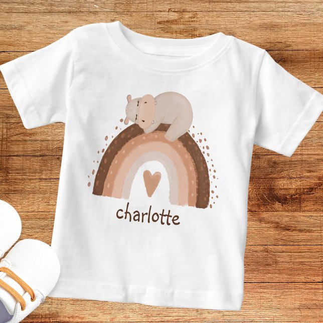 Niedlicher Boho Regenbogen mit Schlafhemd Hippo Mo Baby T-shirt (Von Creator hochgeladen)