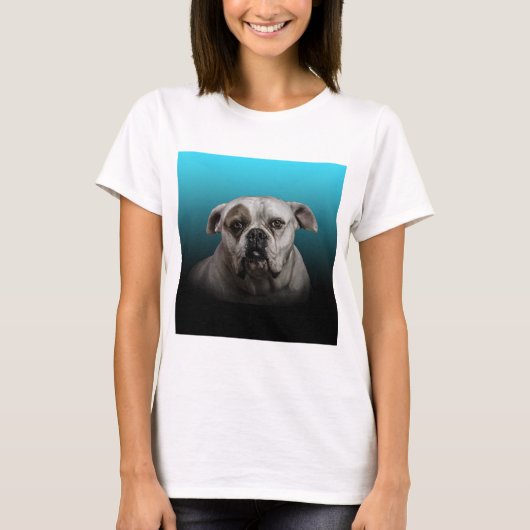 Niedlicher Boxer Hund mit blauem schwarzem Hinterg T-Shirt (Vorderseite)