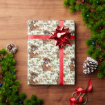 Niedlicher Boxer Welpe in Basket Christmas Holly Geschenkpapier<br><div class="desc">Ein bezaubernder,  kleiner,  brauner und weißer Boxer Welpe in einem Korbkorb ist das Merkmal dieses Holiday Geschenkpapier. Das Portrait ist inmitten eines Hintergrundes von grünen heiligen Blätter und roten Beeren. Ideal für jeden Boxer Dog Liebhaber während der Weihnachtszeit.</div>
