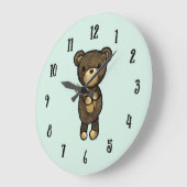 Niedlicher brauner Bär mit gelber Blume Große Wanduhr (Winkel)