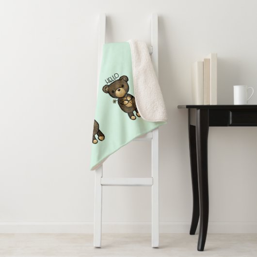 Niedlicher brauner Bär mit gelber Blume Sherpadecke (Beispiel)