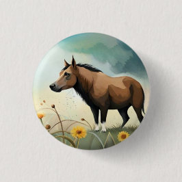 Niedlicher brauner Pony im Blumenfeld Button