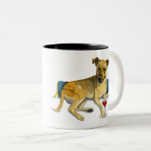 Niedlicher Brindle Hund, der Zweifarbige Tasse (VorderseiteRechts)