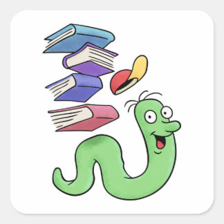 Niedlicher Bücherwurm, der eine Kiste von Büchern Quadratischer Aufkleber