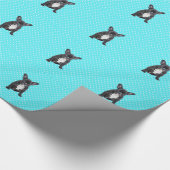 Niedlicher Bulldog Welpe Blue Polka Dots Geschenkpapier (Ecke)