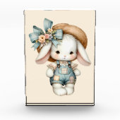 Niedlicher Bunny in Overalls mit Strohhut & Bow Fotoblock (Vorderseite)