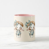 Niedlicher Bunny in Overalls mit Strohhut & Bow Tasse (Zentrum)