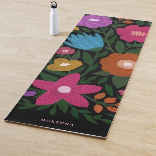 Niedlicher, bunter Name Florals | Schwarz Yogamatte (Beispiel)