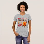 Niedlicher Camper am Campfire Funny Camping T-Shirt (Vorne ganz)