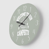 niedlicher Campingplatz - Willkommenskunst Große Wanduhr (Winkel)