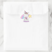 Niedlicher Cartoon Baby Unicorn und Regenbogen Runder Aufkleber (Tasche)