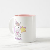Niedlicher Cartoon Baby Unicorn und Regenbogen Zweifarbige Tasse (Vorderseite Links)