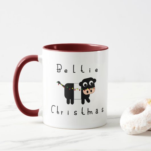 Niedlicher Cartoon Beltie Weihnachtskuh Tasse (Mit Donut)