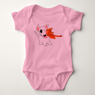 Niedlicher Cartoon Bull Terrier and Kitten Baby Be Strampler