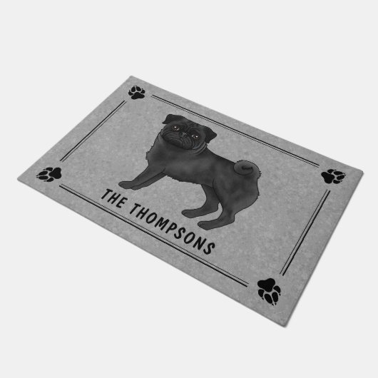 Niedlicher Cartoon-Design für Schwarzen Mops mit F Fußmatte (Schrägansicht)