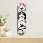 Niedlicher Cartoon Dog Minimalistische Pet Design Skateboard<br><div class="desc">Mit diesem bezaubernden Hundeschema Skateboard Deck können Sie Ihren Skaten etwas Spielfreude verleihen! Mit drei gestapelten Hunden im Cartoon-Stil in einem kühnen Schwarz-Weiß-Design vor einem hellen Hintergrund ist dieses Brett perfekt für Hundefreunde, Haustierzüchter und Skater, die eine moderne Ästhetik schätzen. Dieses hochwertige Skateboarddeck ist für Aufführungen und Ausstellungen konzipiert und...</div>