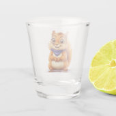 Niedlicher Cartoon Eichhörnchen mit blauem Scarf Schnapsglas (Rückseite)