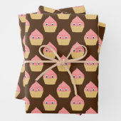 Niedlicher Cartoon Erdbeere Cupcake on Brown Geschenkpapier Set (Beispiel)