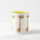 Niedlicher Cartoon Giraffe und Freund Zweifarbige Tasse (Mittel)