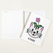 Niedlicher Cartoon Katze mit Blume auf ihrem Kopf Planer (Anzeige)