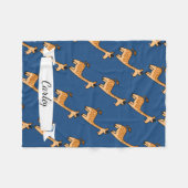 Niedlicher Cartoon-lustige Giraffe u. Name im Fleecedecke (Vorderseite (Horizontal))