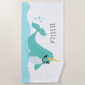 Niedlicher Cartoon Narwhal Arctic Whale Strandtuch (Vorderseite)