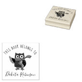 Niedlicher Cartoon Owl Individuelle Name Dieses Bu Gummistempel (Stempel)