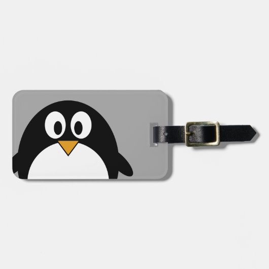 Niedlicher Cartoon Penguin mit grauem Hintergrund Gepäckanhänger (Vorderseite horizontal)