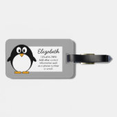 Niedlicher Cartoon Penguin mit grauem Hintergrund Gepäckanhänger (Rückseite horizontal)
