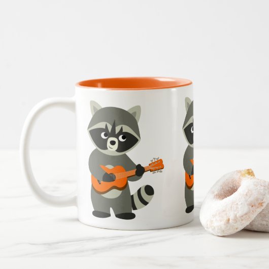Niedlicher Cartoon Raccoon Gitarre spielen Zweifarbige Tasse (Mit Donut)
