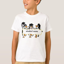 Niedlicher Cartoon Schließe Pinguine mit Banner