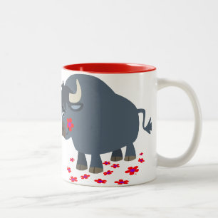 Niedlicher Cartoon Stier und rote Blüten-Tasse Zweifarbige Tasse