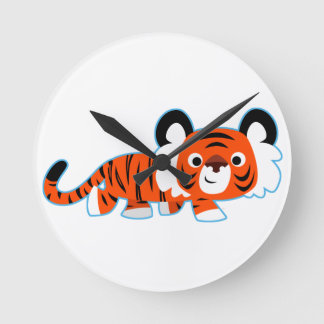 Niedlicher Cartoon Tiger auf der Wanduhr