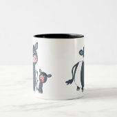 Niedlicher Cartoon umgeschnallte Gallowaykuh und Zweifarbige Tasse (Mittel)