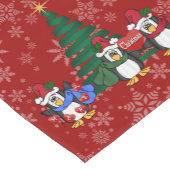 Niedlicher Cartoon Weihnachtspenguine Kurzer Tischläufer (Ecke)