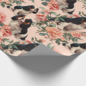 Niedlicher Cavalier King Charles Blumenmuster Geschenkpapier (Ecke)