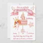 Niedlicher Cavalier mit Kuchen feiern vierten Gebu Einladung (Vorderseite)