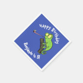 Niedlicher Chamäleon, der einen Bug-Cartoon fängt Serviette (Ecke)