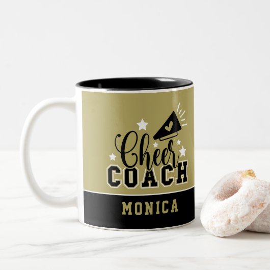 Niedlicher Cheftrainer Personalisiert Gold & Black Zweifarbige Tasse (Mit Donut)