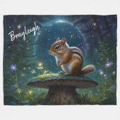 Niedlicher Chipmunk auf Mushroom *Personalisieren* Fleecedecke (Vorderseite (Horizontal))