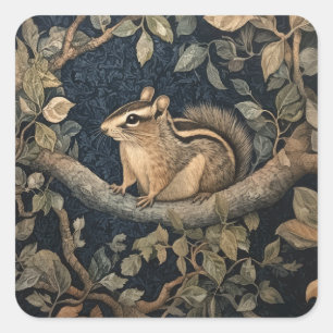 Niedlicher Chipmunk in William Morris Style Forest Quadratischer Aufkleber